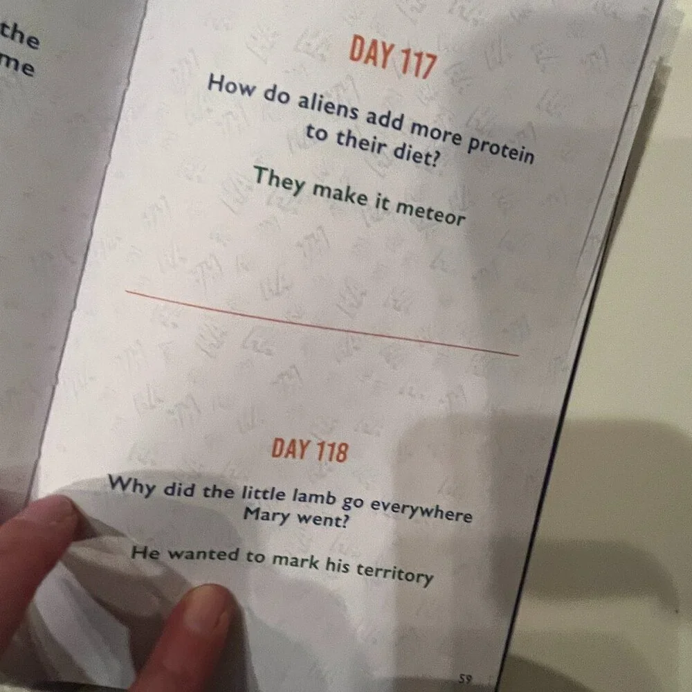Dad Jokes (400‎ Jokes in a Tin / 365 Days of Jokes Book) (new/kids/x)